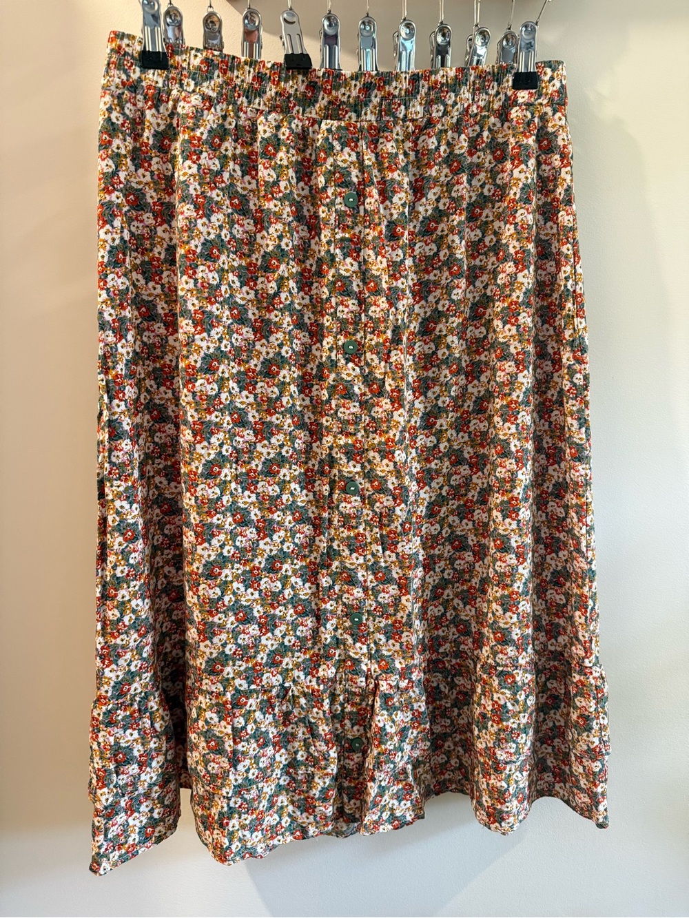 Ditsy Floral Elastic-Waist Midi Skirt in Multi-Color